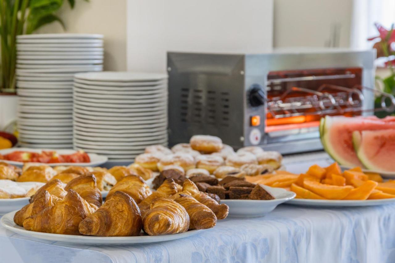 Aviano Palace Hotel Ngoại thất bức ảnh