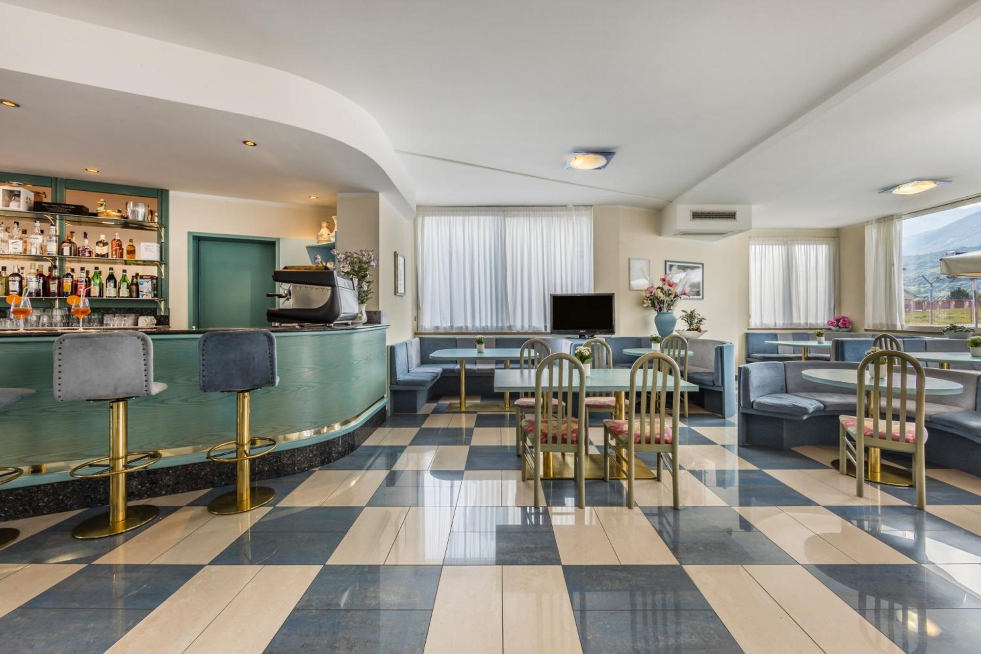 Aviano Palace Hotel Ngoại thất bức ảnh